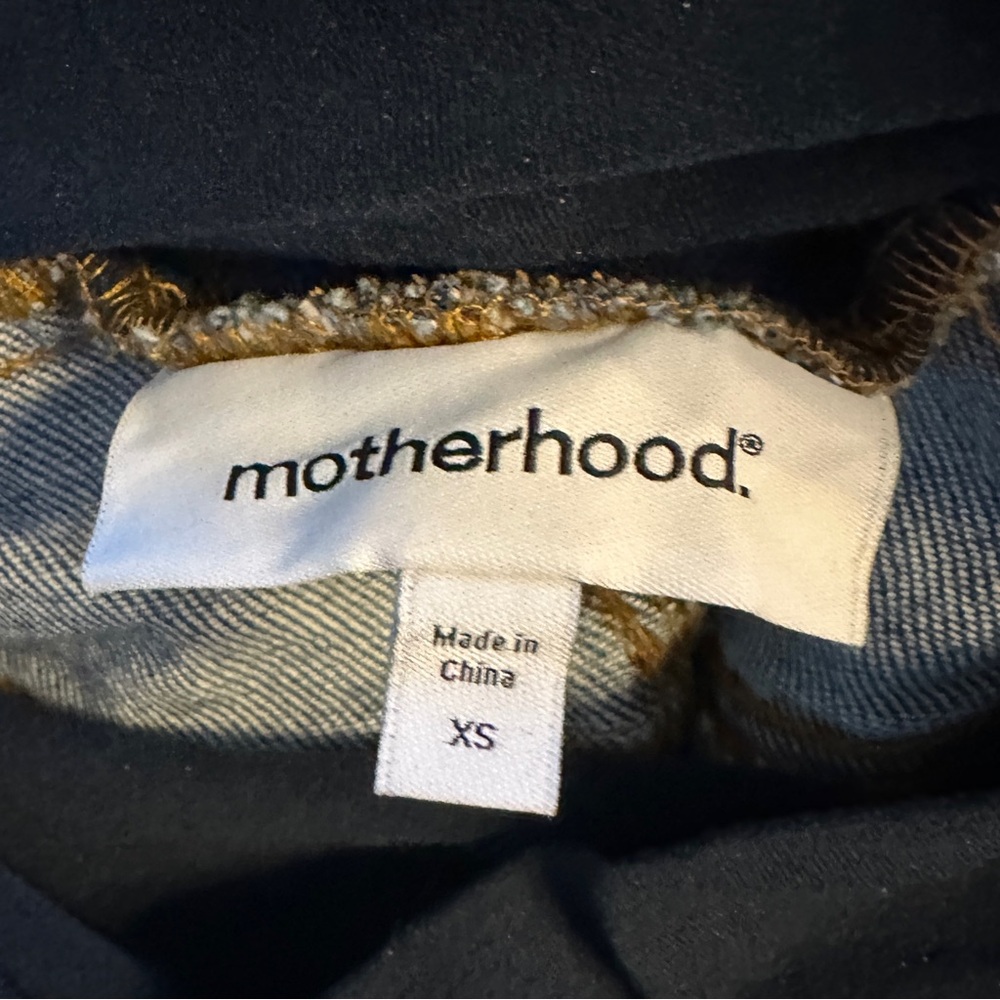 Motherhood Maternity XS NWT Distressed Straight Leg Jeans Raw Hem - Picture 4 of 9